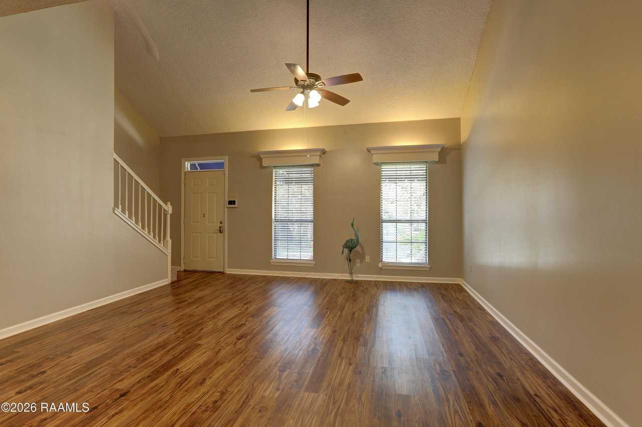 205 Long Plantation Blvd Apt J - Photo 3 of 24