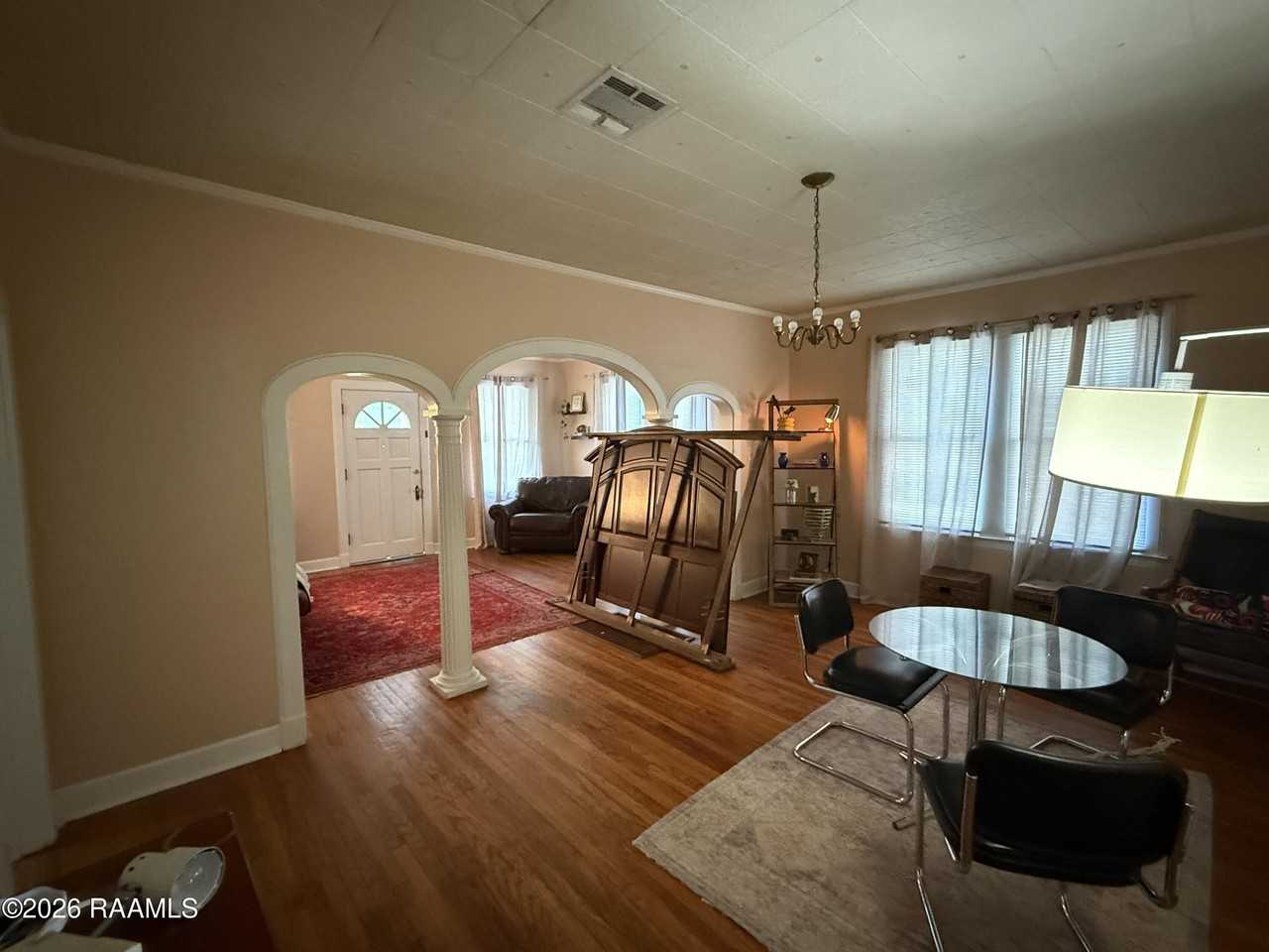 1326 W University Ave - Photo 6 of 28