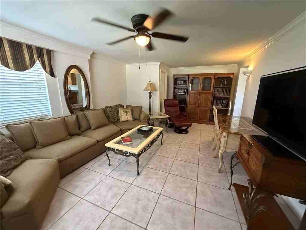 2015 15th Ln Unit B - Photo 3 of 13