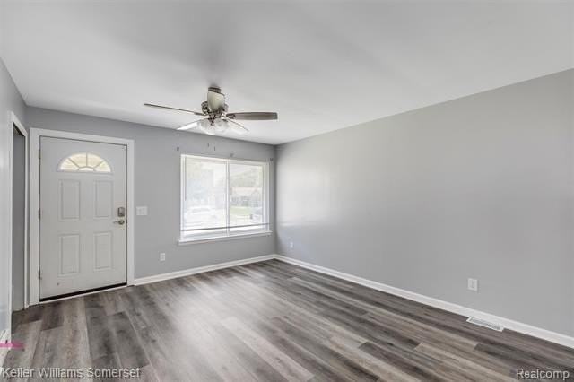 22487 Donald Ave - Photo 4 of 25