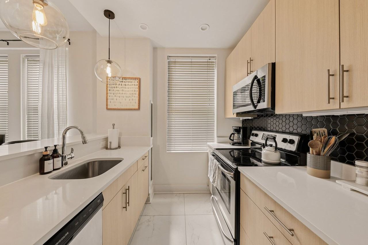 151 E 80th St #1271255P - Photo 5 of 17