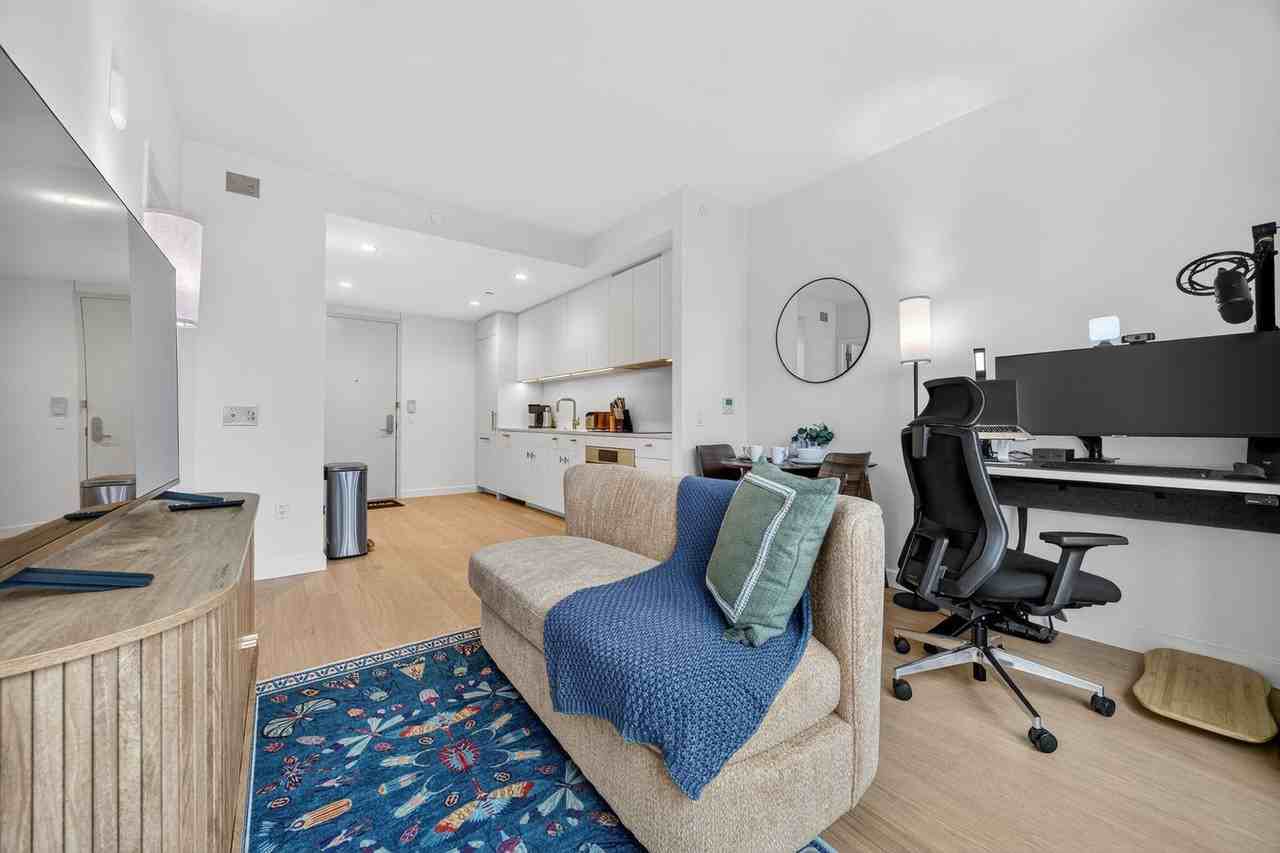 16 Dupont St #1471252P - Photo 5 of 36
