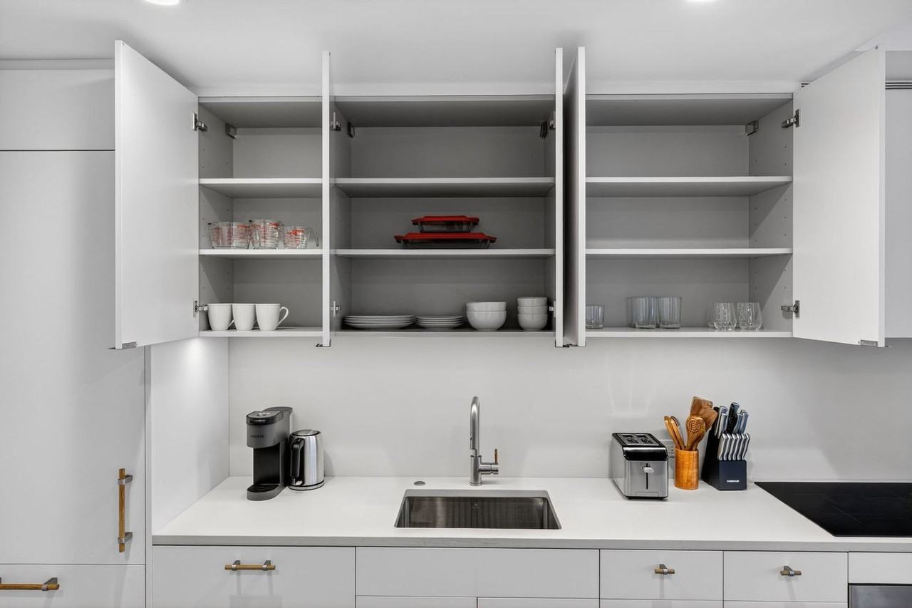 16 Dupont St #1471252P - Photo 6 of 36