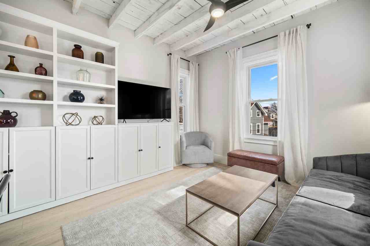 105 Paul Gore St #1364242P - Photo 6 of 35