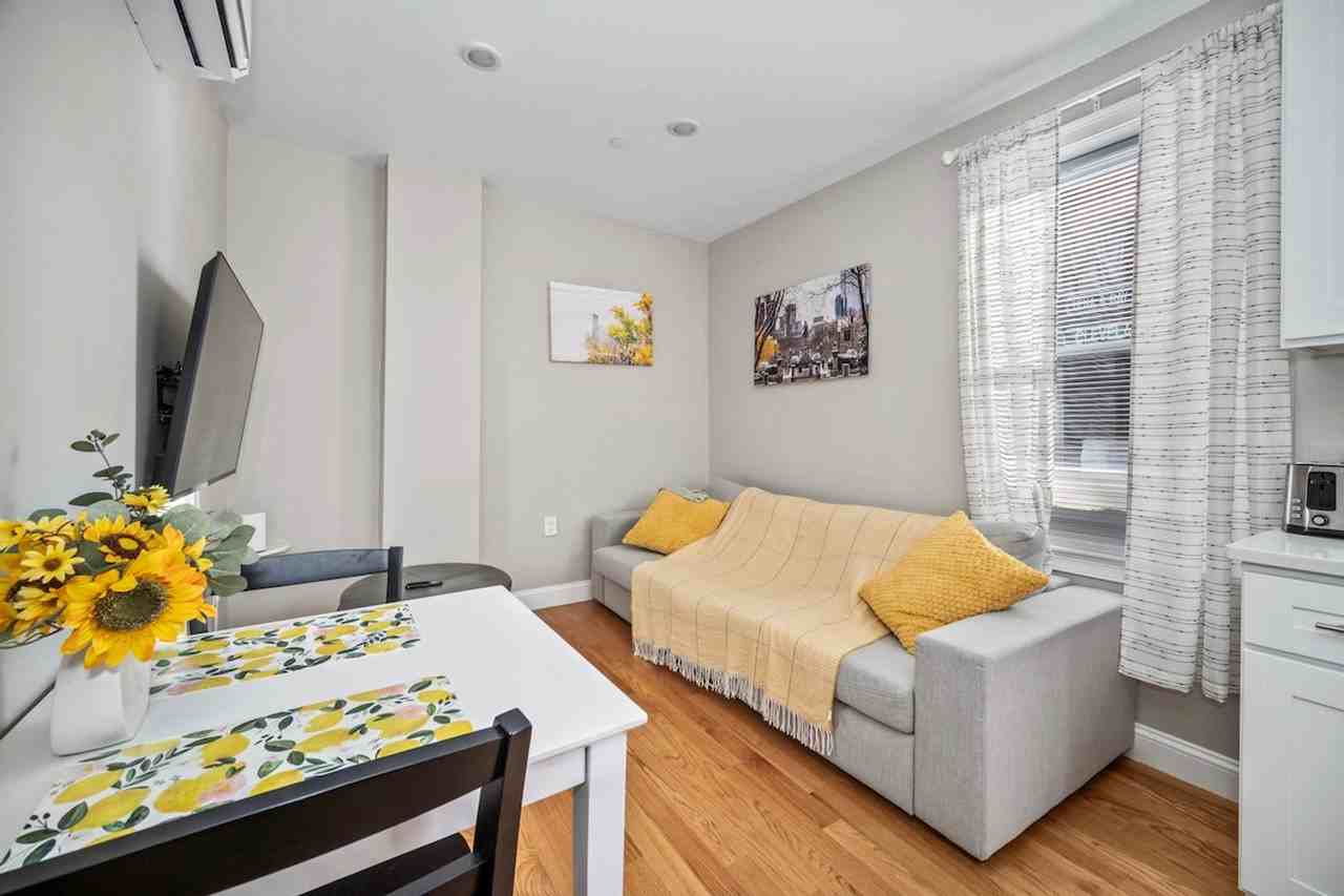 600 Commercial St #1364241P - Photo 2 of 14