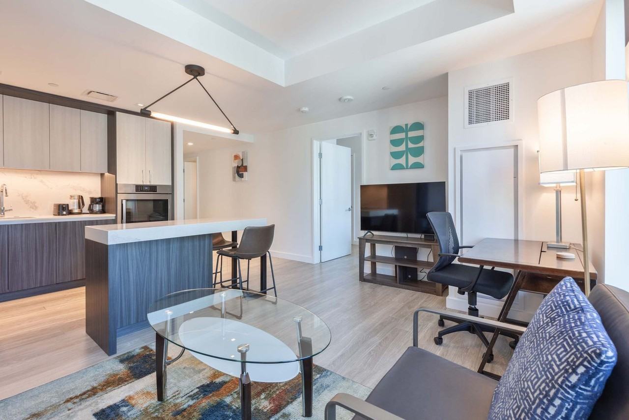 290 Congress St #1512292P - Photo 2 of 12