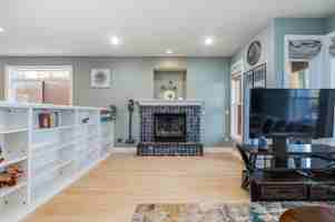 featured image of 4224 Francis Ave N