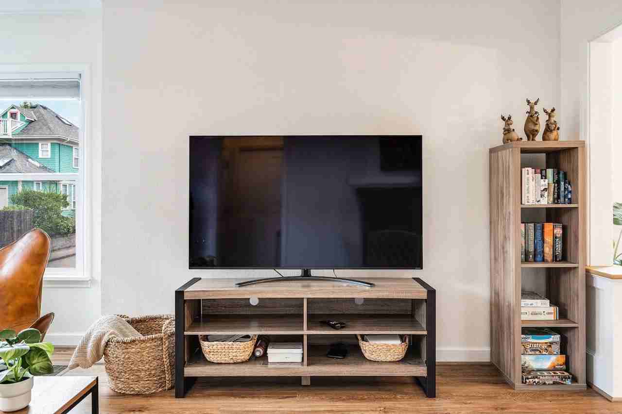 715 W Wheeler St #1036024P - Photo 3 of 41