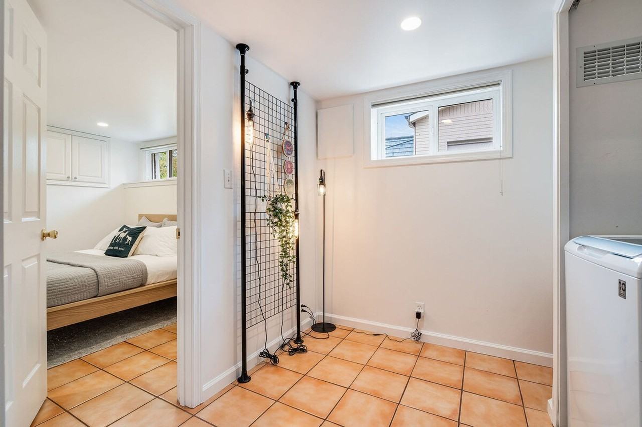 715 W Wheeler St #1036024P - Photo 7 of 41