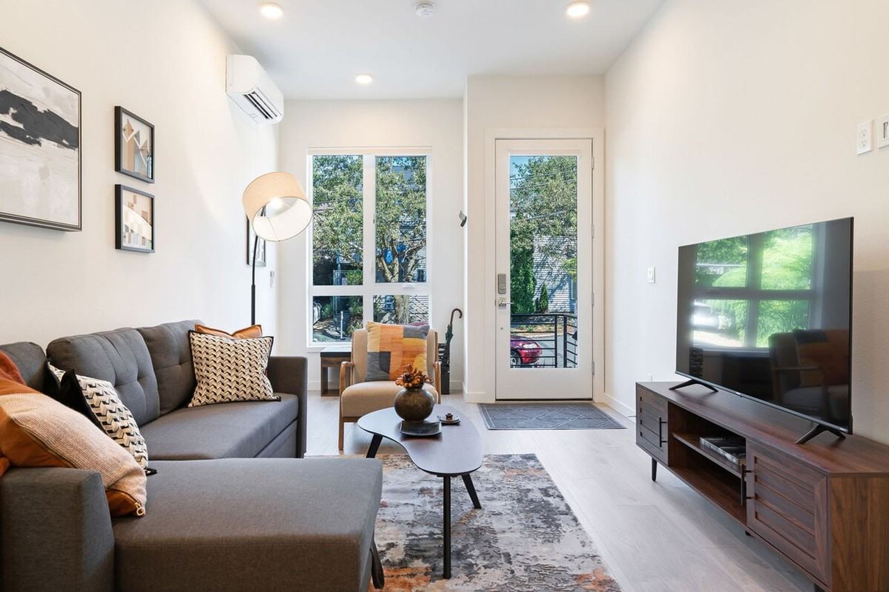 1835 14th Ave #1036021P - Photo 3 of 38