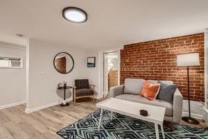 featured image of 1240 York St