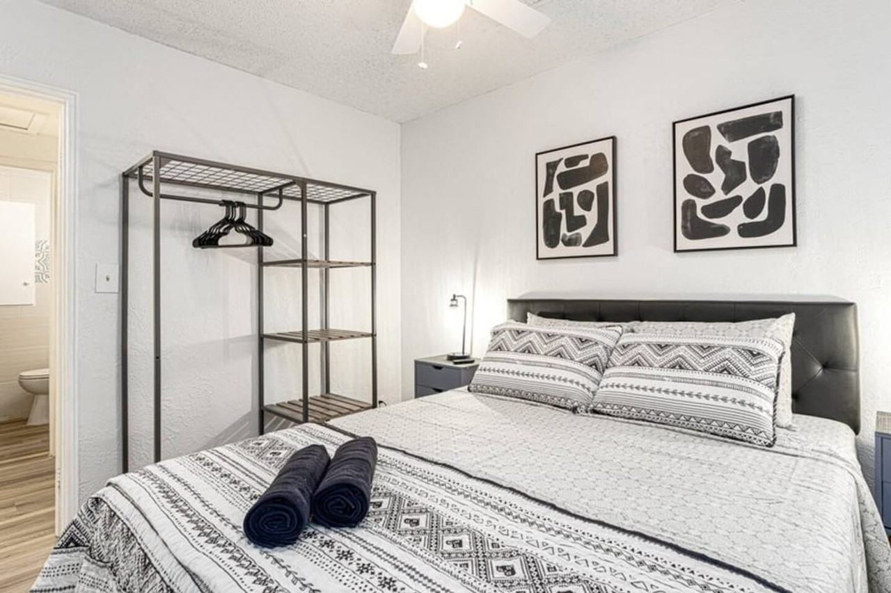1211 Country Ln #1094197P - Photo 5 of 29