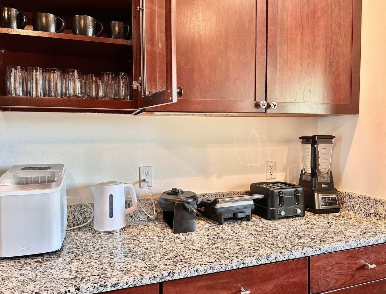 12161 Hill Country Cir #1056425P - Photo 6 of 49