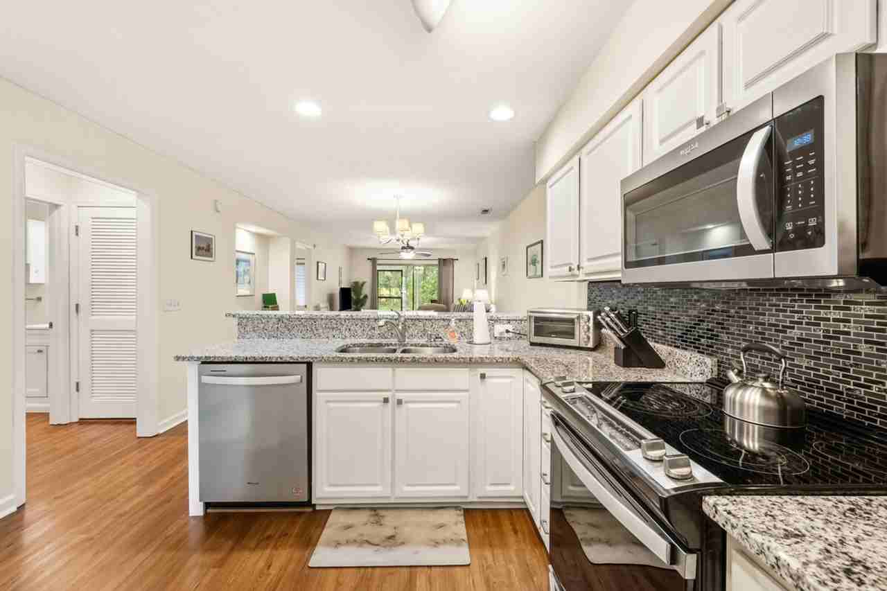 390 Pinehurst Ln #1253447P - Photo 6 of 26