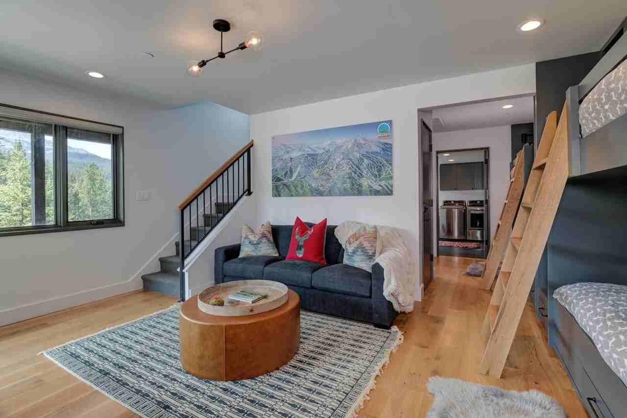 17 Lakewood Dr #1255724P - Photo 5 of 24