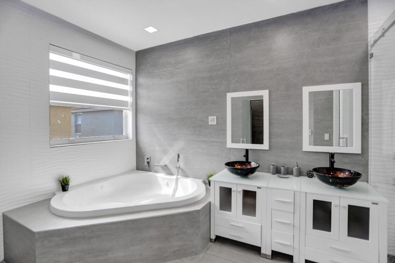 3824 Sw 49th Pl #1255736P - Photo 4 of 50