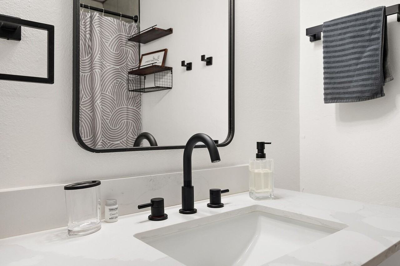 2223 W Georgia Ave #1244361P - Photo 7 of 19