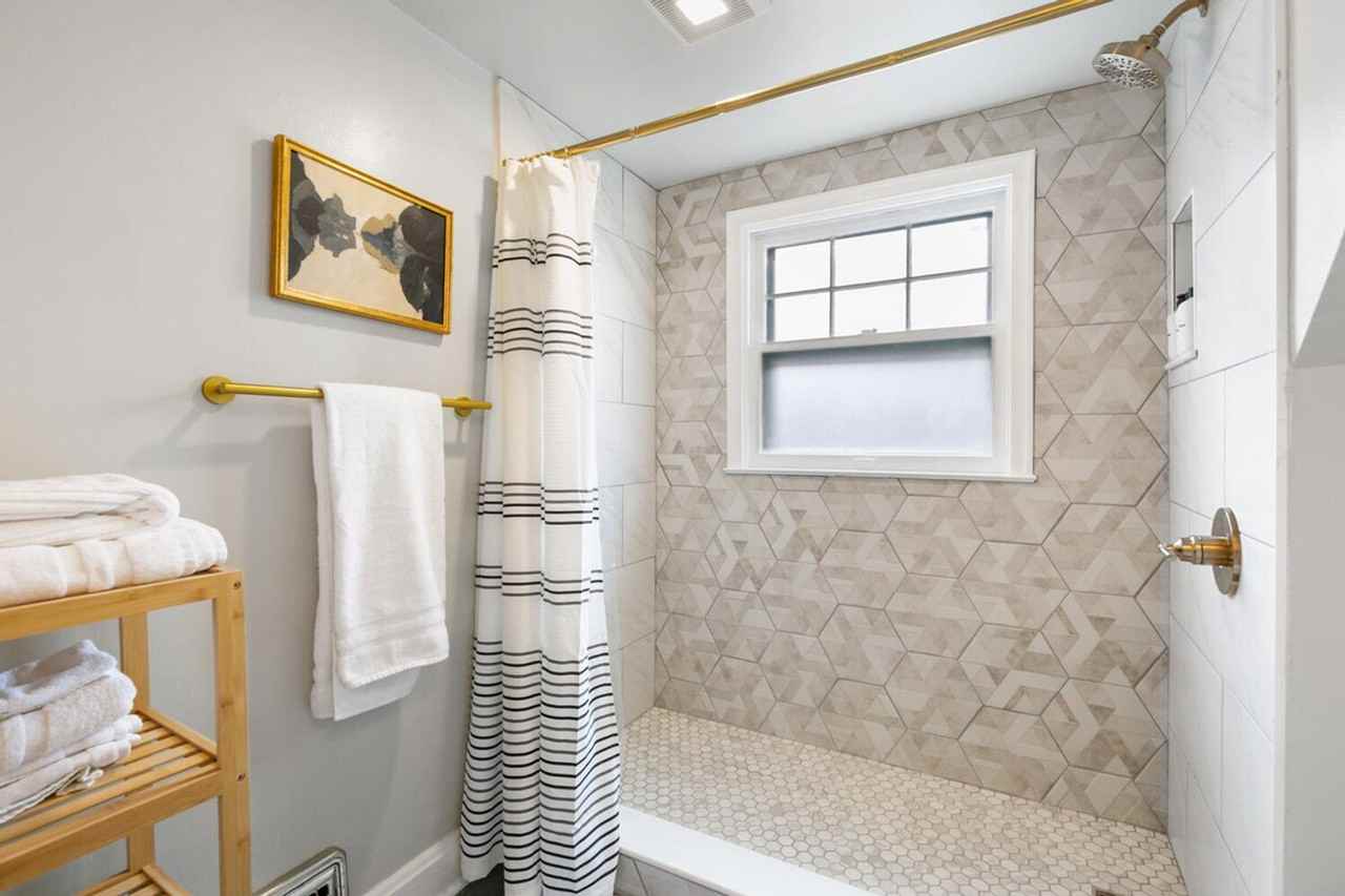 2619 East 12th Avenue - Photo 5 of 48