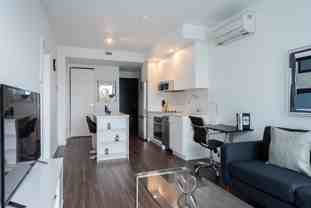 1421 Av Argyle - Photo 1 of 1