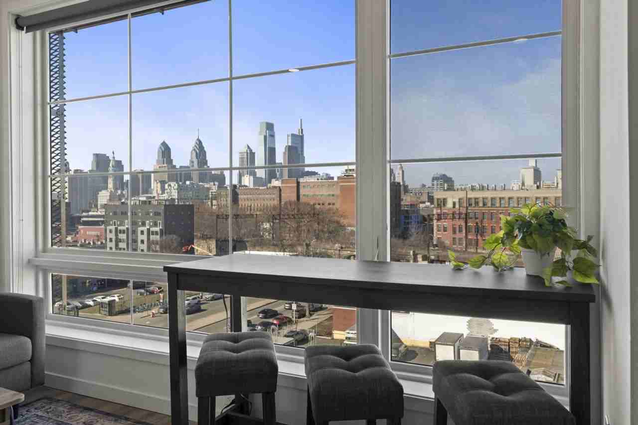 501 North Perth Street - Photo 6 of 50