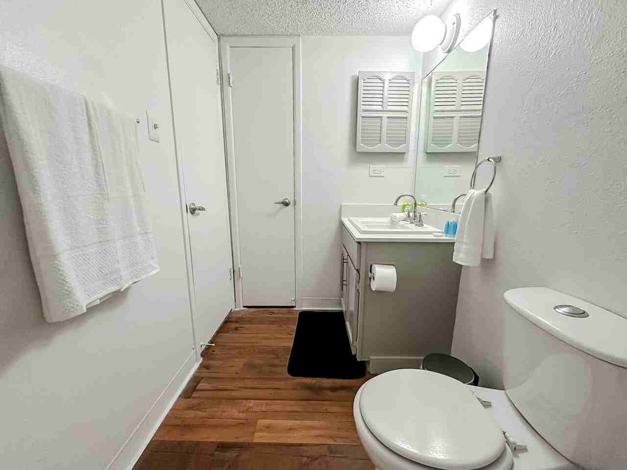 1071 Clayton Ln #1256857P - Photo 6 of 27