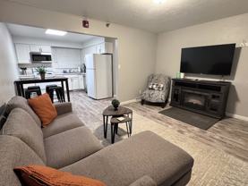 915 W Whittier Dr - Photo 1 of 1