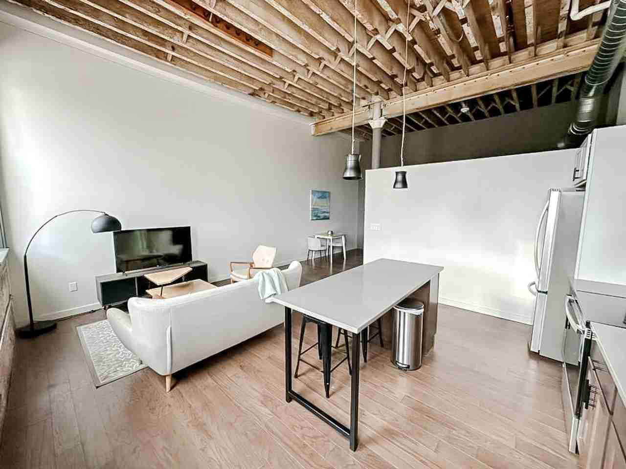 403 W 4th St N #1352442P - Photo 6 of 27