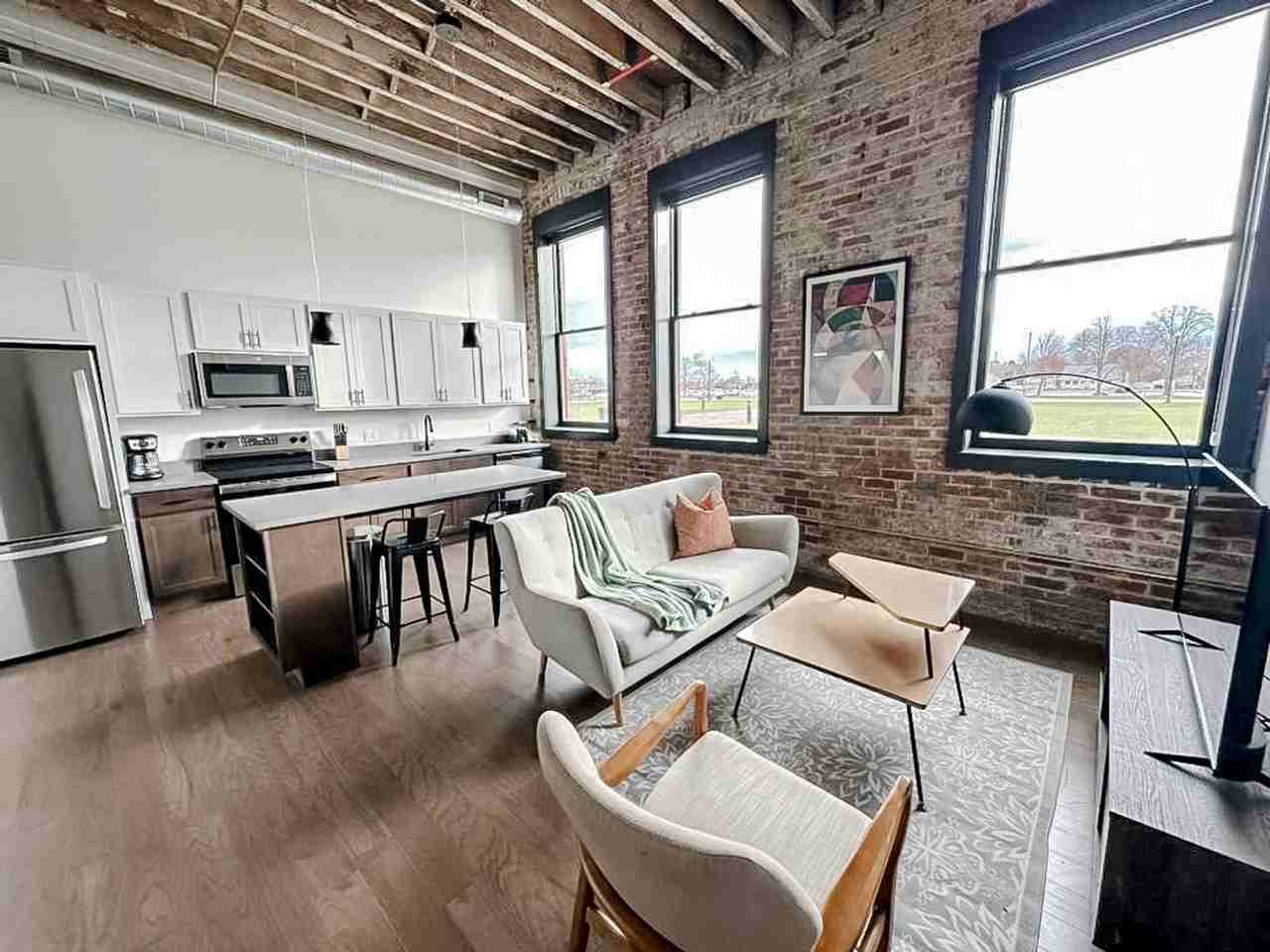 403 W 4th St N #1352442P - Photo 7 of 27