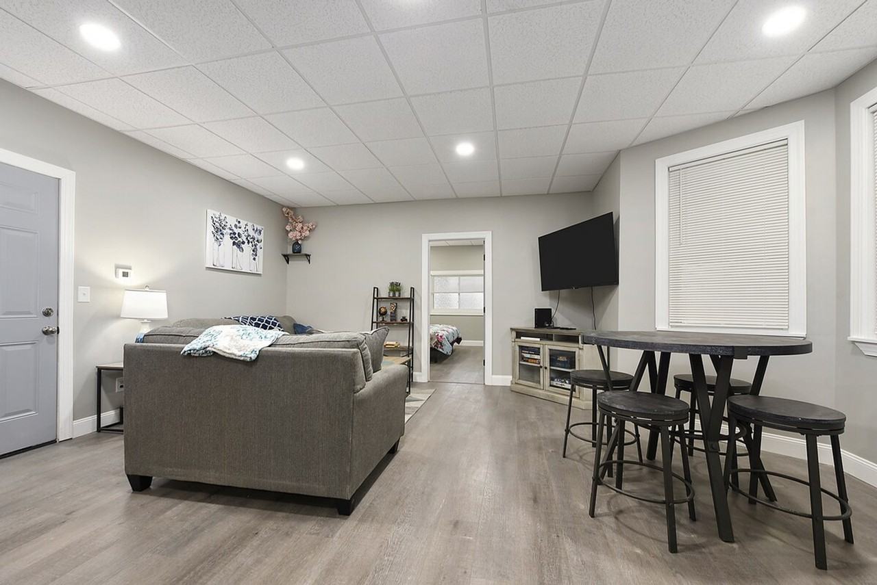 153 Labelle St #1359753P - Photo 4 of 50