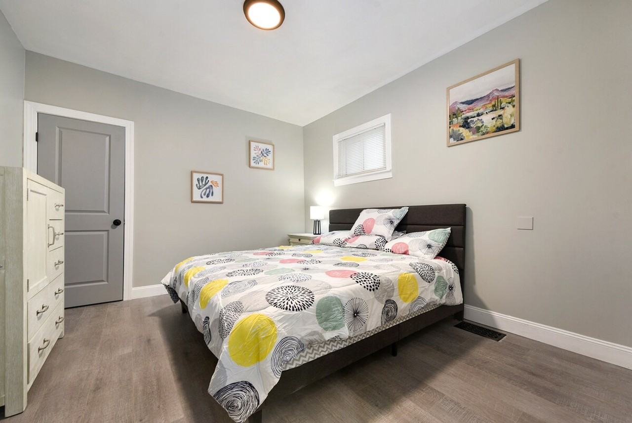 153 Labelle St #1359753P - Photo 6 of 50
