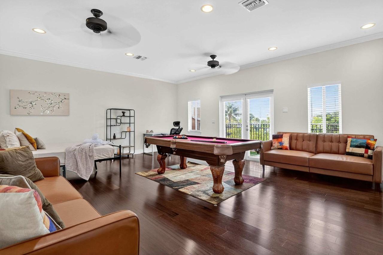 1705 Ne 11th St #1372360P - Photo 4 of 44