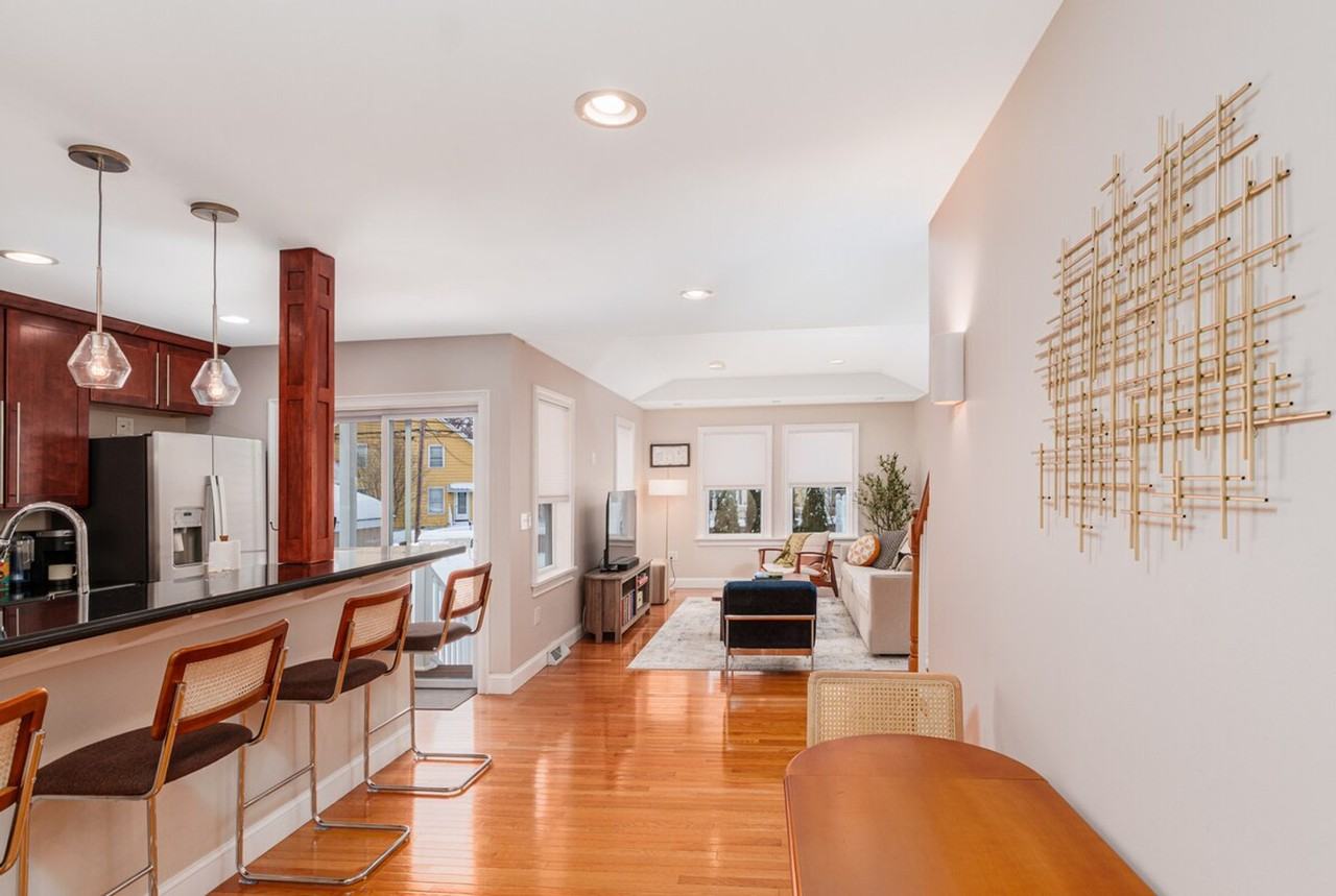 99 W Circular St #1388803P - Photo 6 of 50