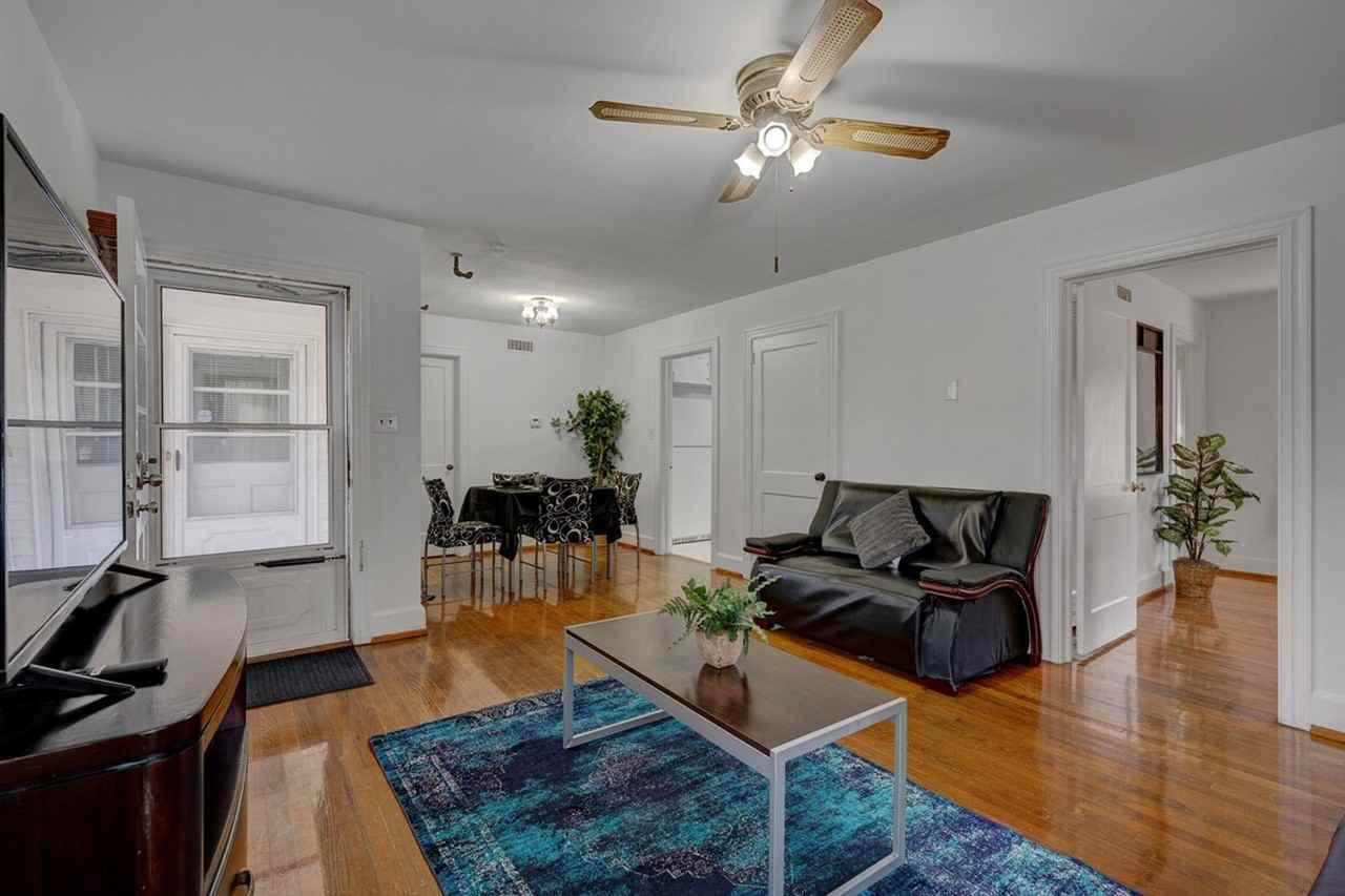 814 N Buchanan Blvd #1388446P - Photo 3 of 15