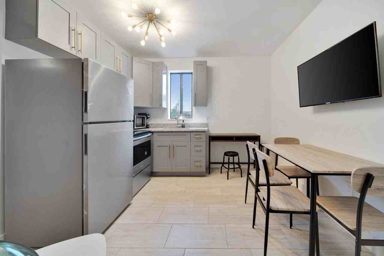 1302 Sw 22nd Ave #1388878P - Photo 3 of 19