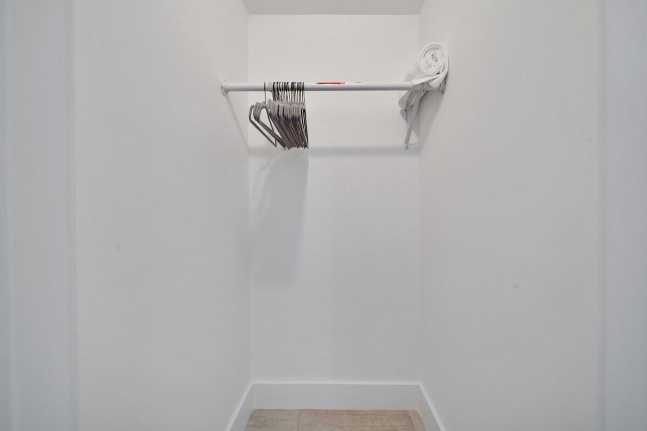1302 Sw 22nd Ave #1388878P - Photo 4 of 16