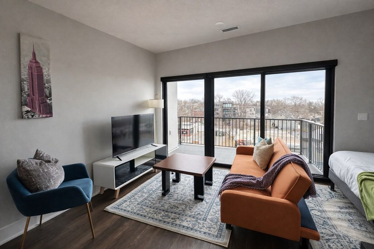 4618 Douglas St #1463131P - Photo 3 of 14