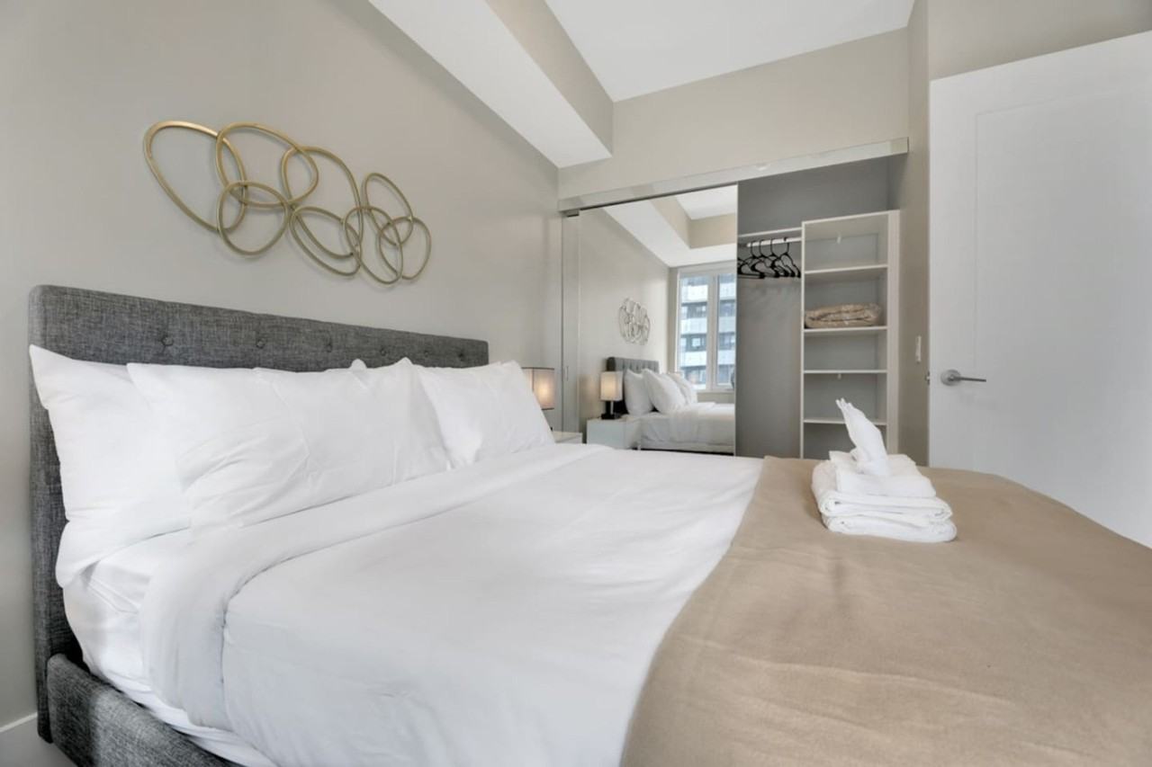 470 Front St W #1471493P - Photo 6 of 11