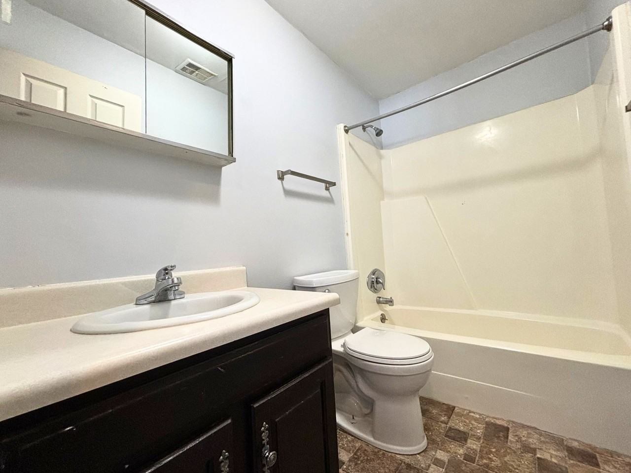 601 Oak Glen Dr #5 - Photo 6 of 12