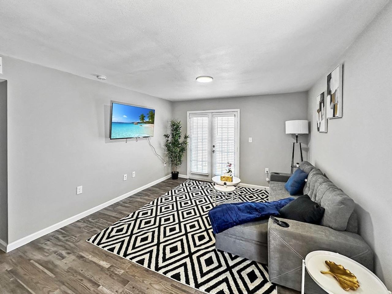16951 Addison Rd #1507124P - Photo 2 of 16