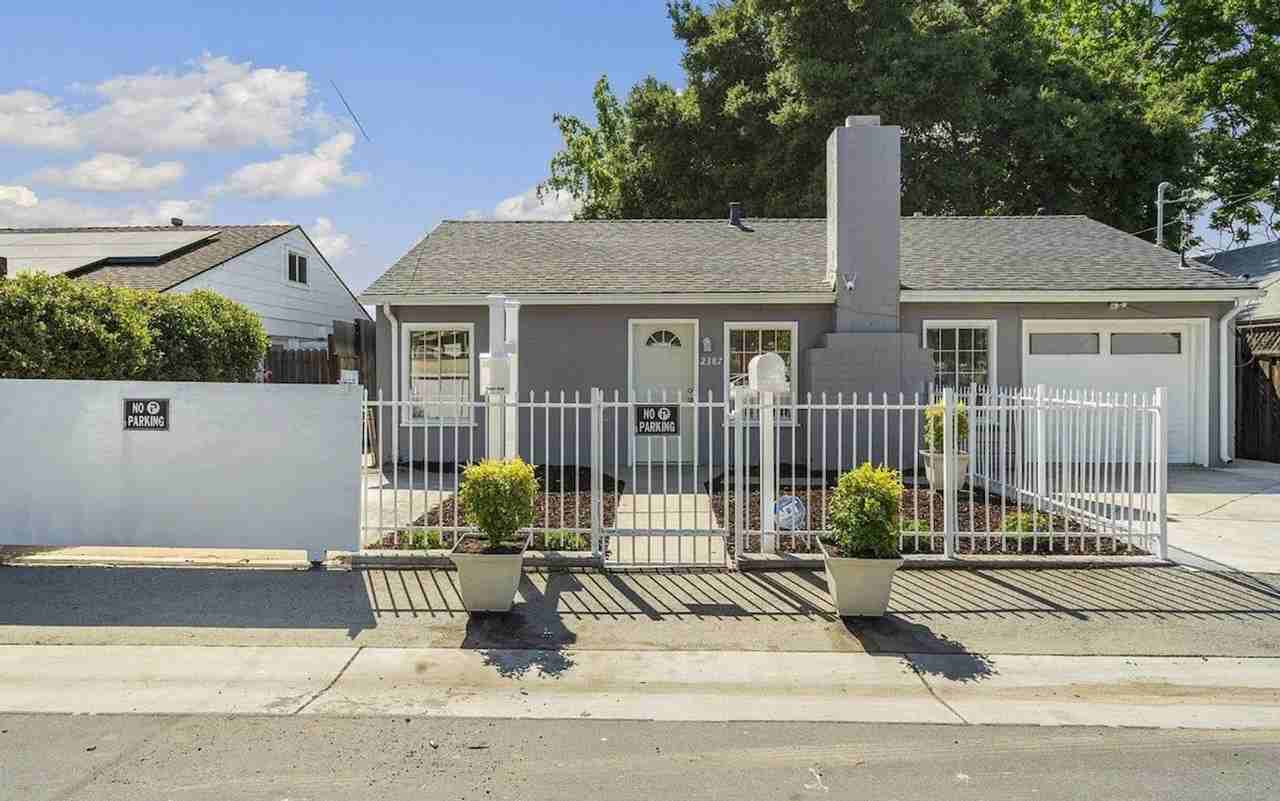 2292 Addison Ave #1511667P - Photo 4 of 35