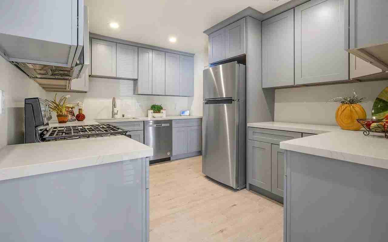 2292 Addison Ave #1511667P - Photo 7 of 35