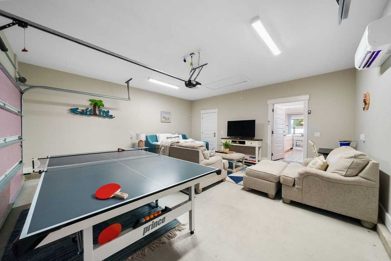 121 Christmas Tree Ln #1511625P - Photo 5 of 34