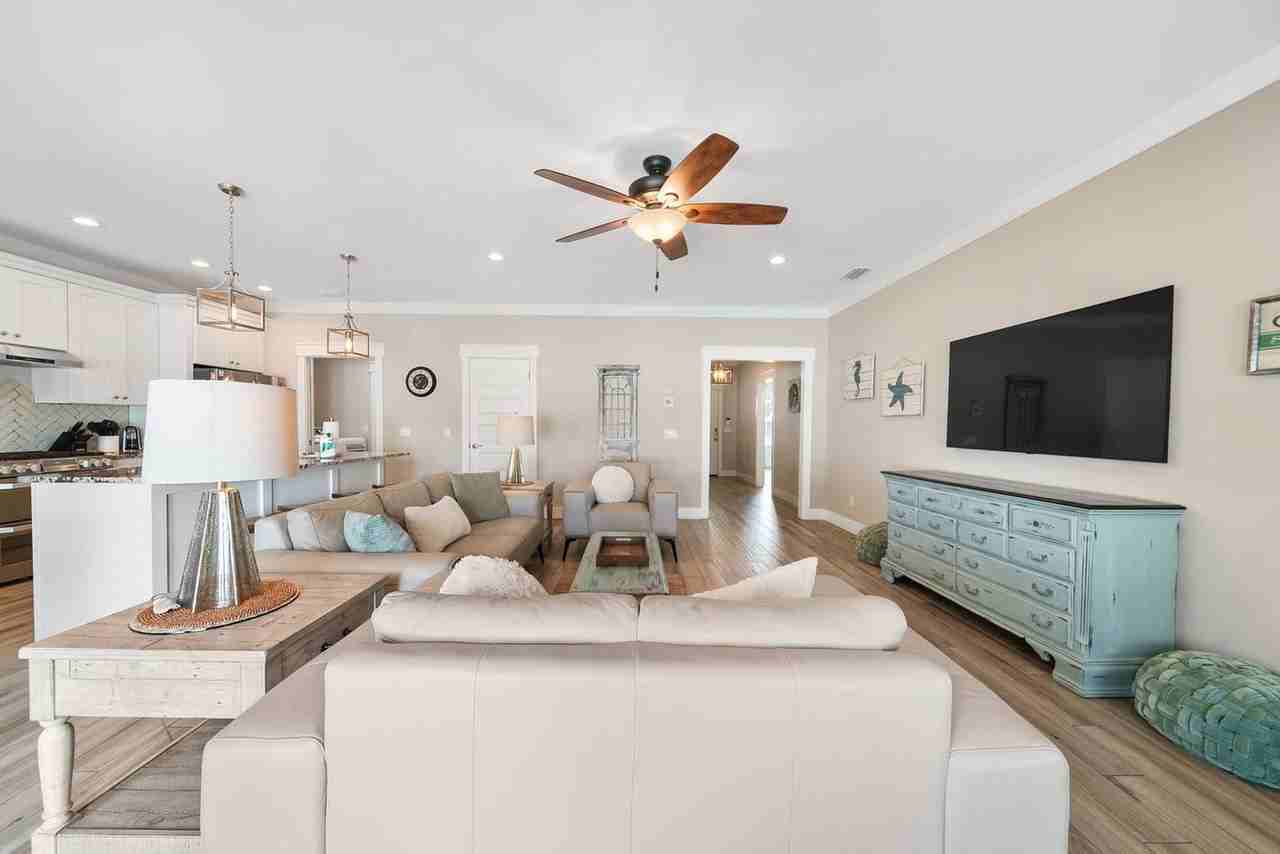 121 Christmas Tree Ln #1511625P - Photo 7 of 34