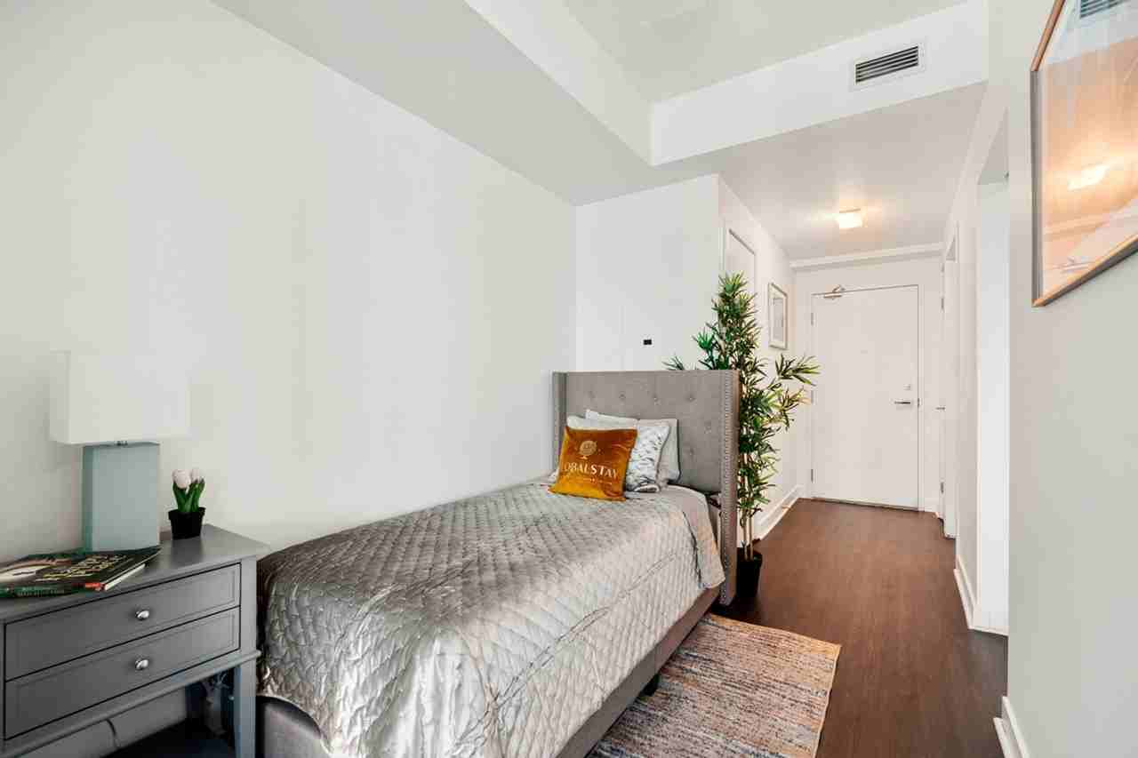 25 Lower Simcoe St #1512535P - Photo 5 of 13