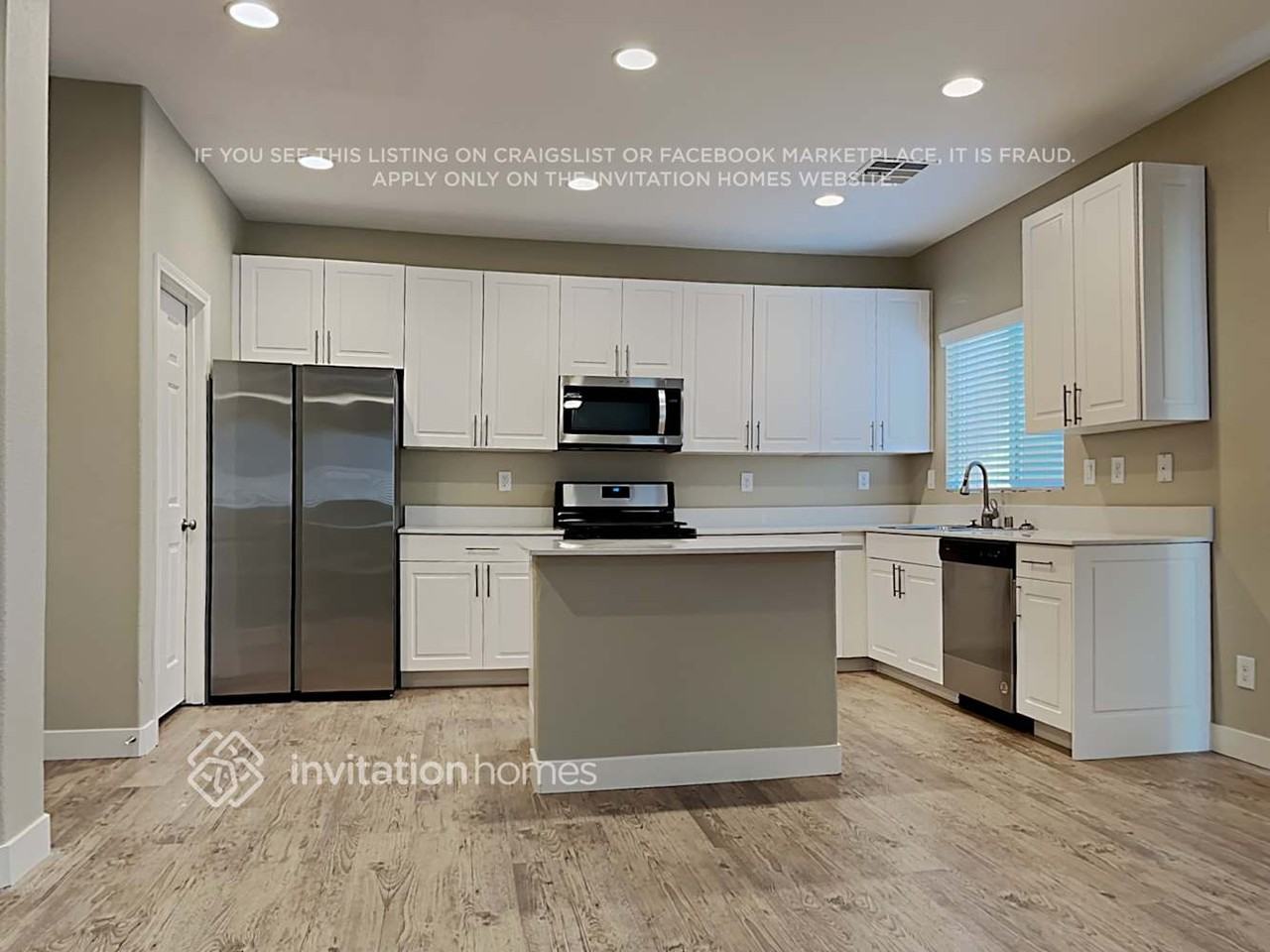 10756 Merrimack Ave - Photo 6 of 19