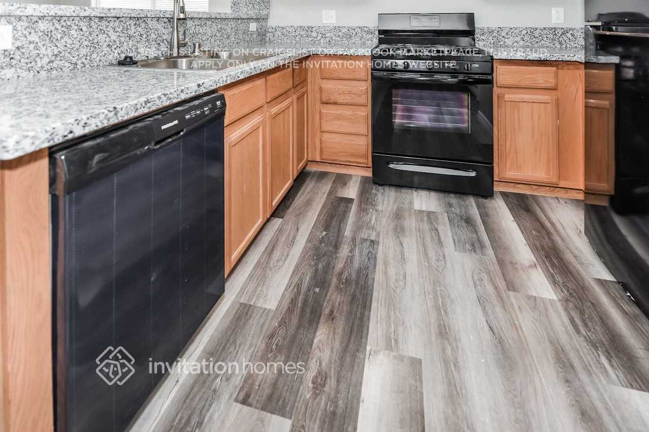 1012 Monte De Oro Ave - Photo 7 of 16