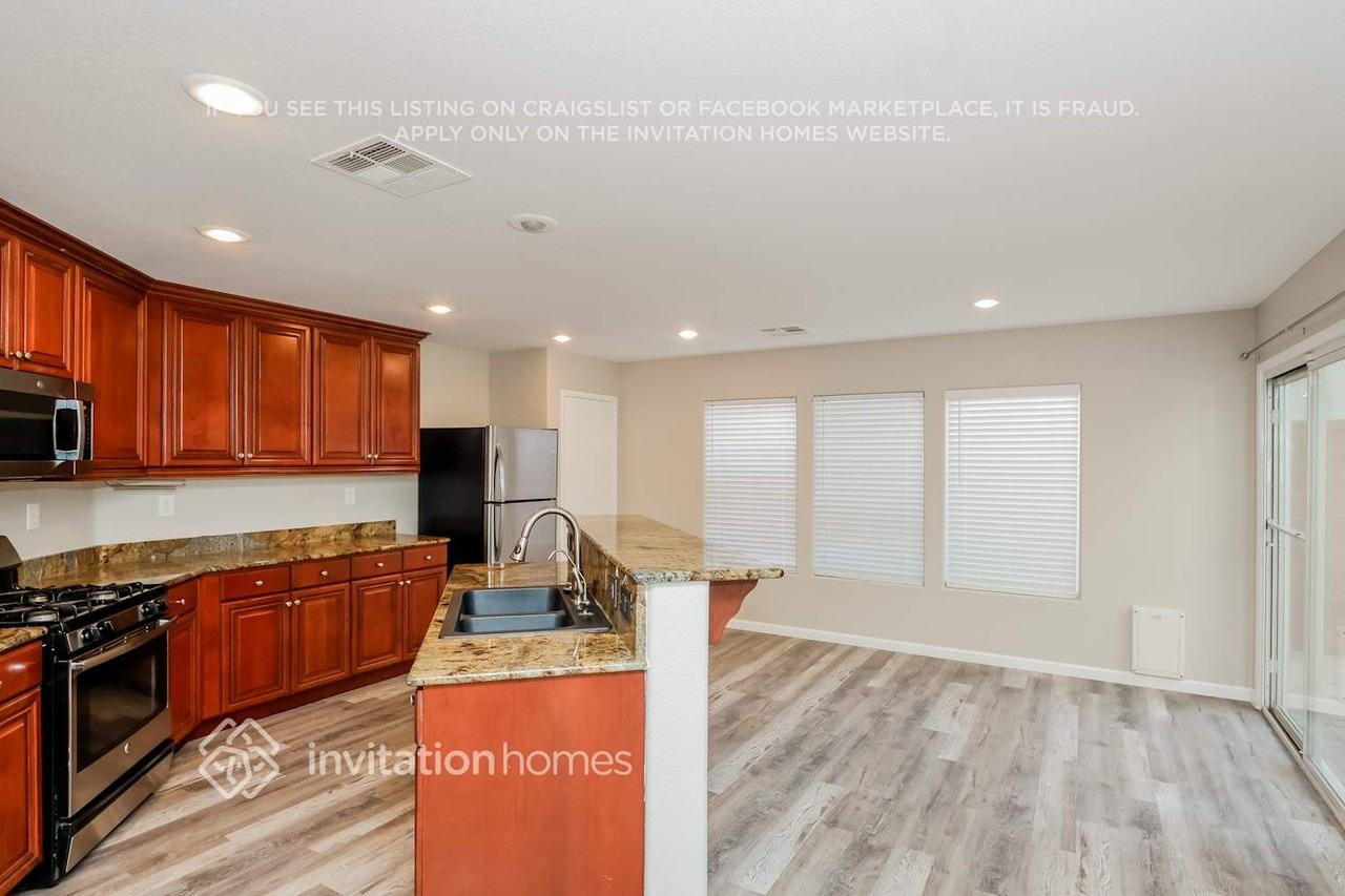 663 Haunts Walk Ave - Photo 4 of 16