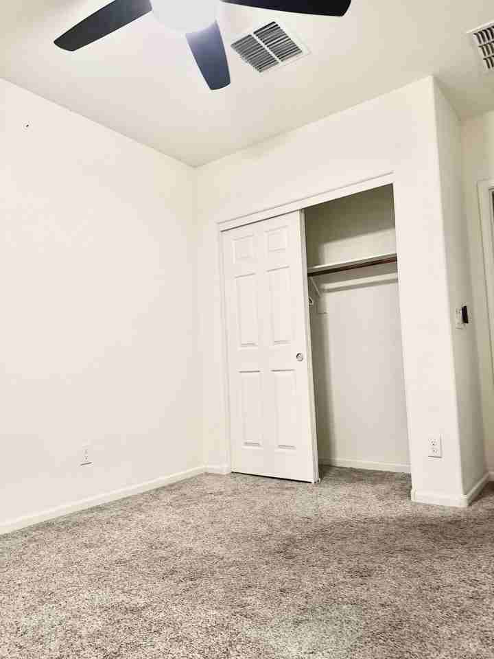 3851 E Balsam Dr - Photo 3 of 11