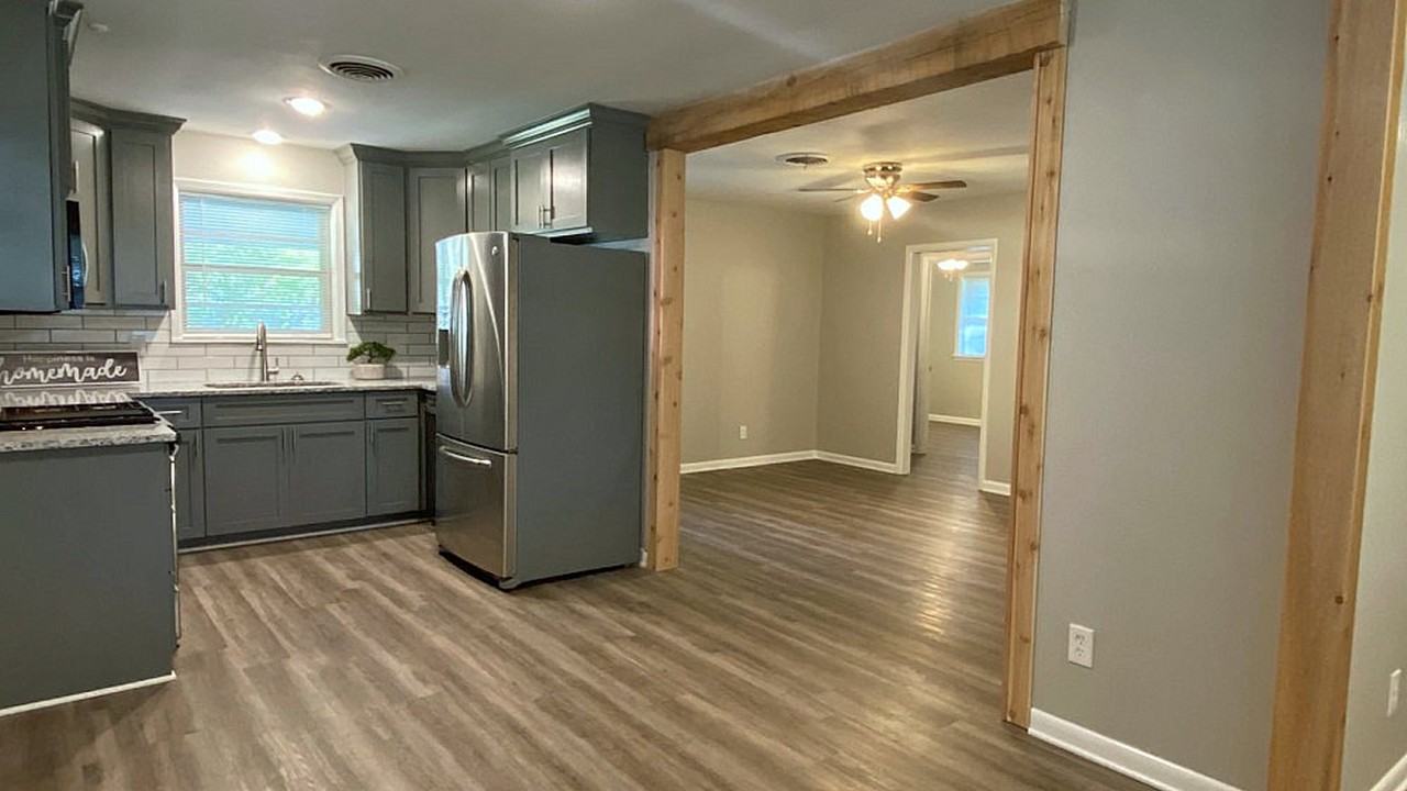 403 Parkwood Dr - Photo 7 of 24