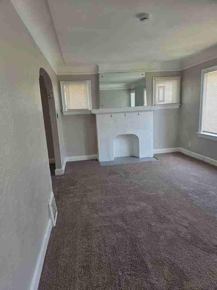 8047 Robson St - Photo 2 of 12